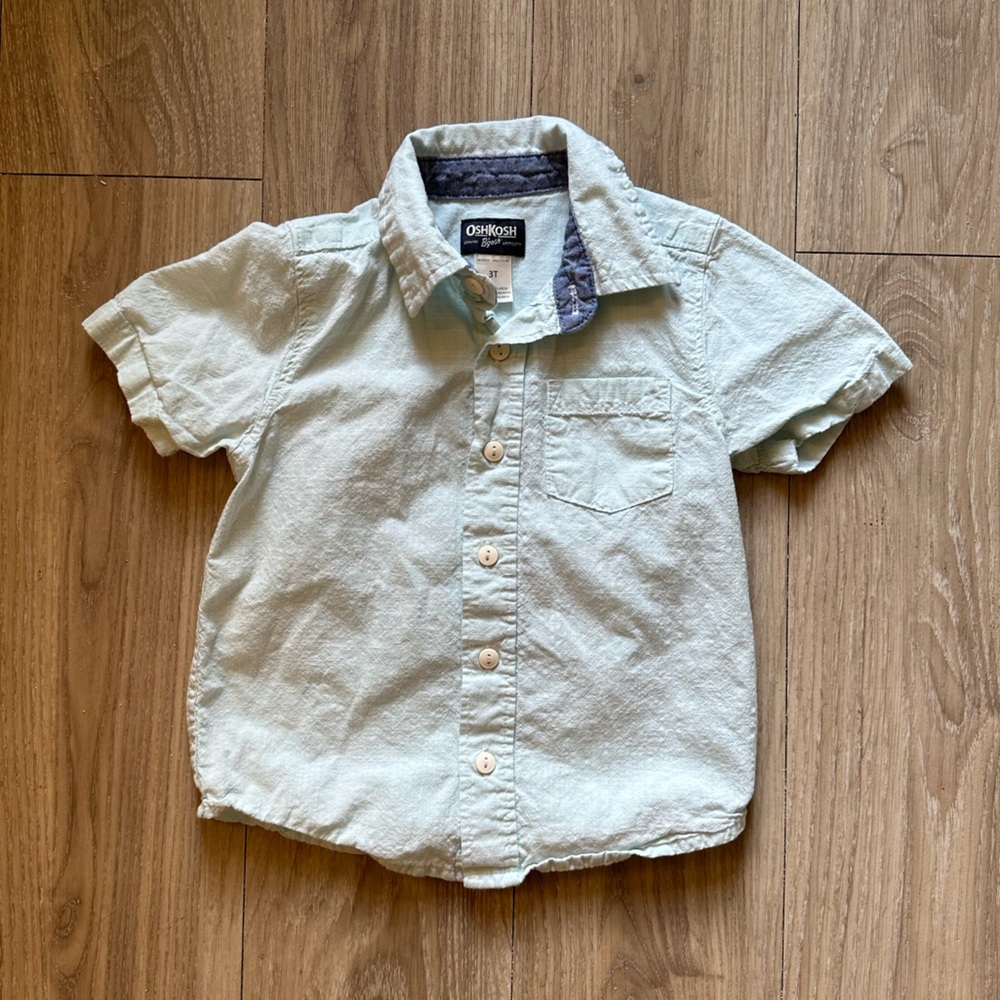 Oshkosh pastel green button down short sleeved collard toddler boy shirt 3T